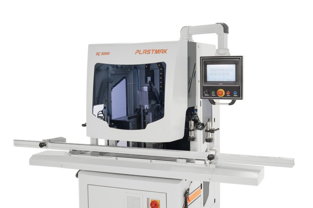 SÇ 5000 automatická fréza PVC – Fotografie 1